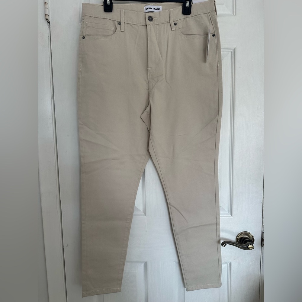 🆕 DKNY Essex High Rise Skinny Jeans